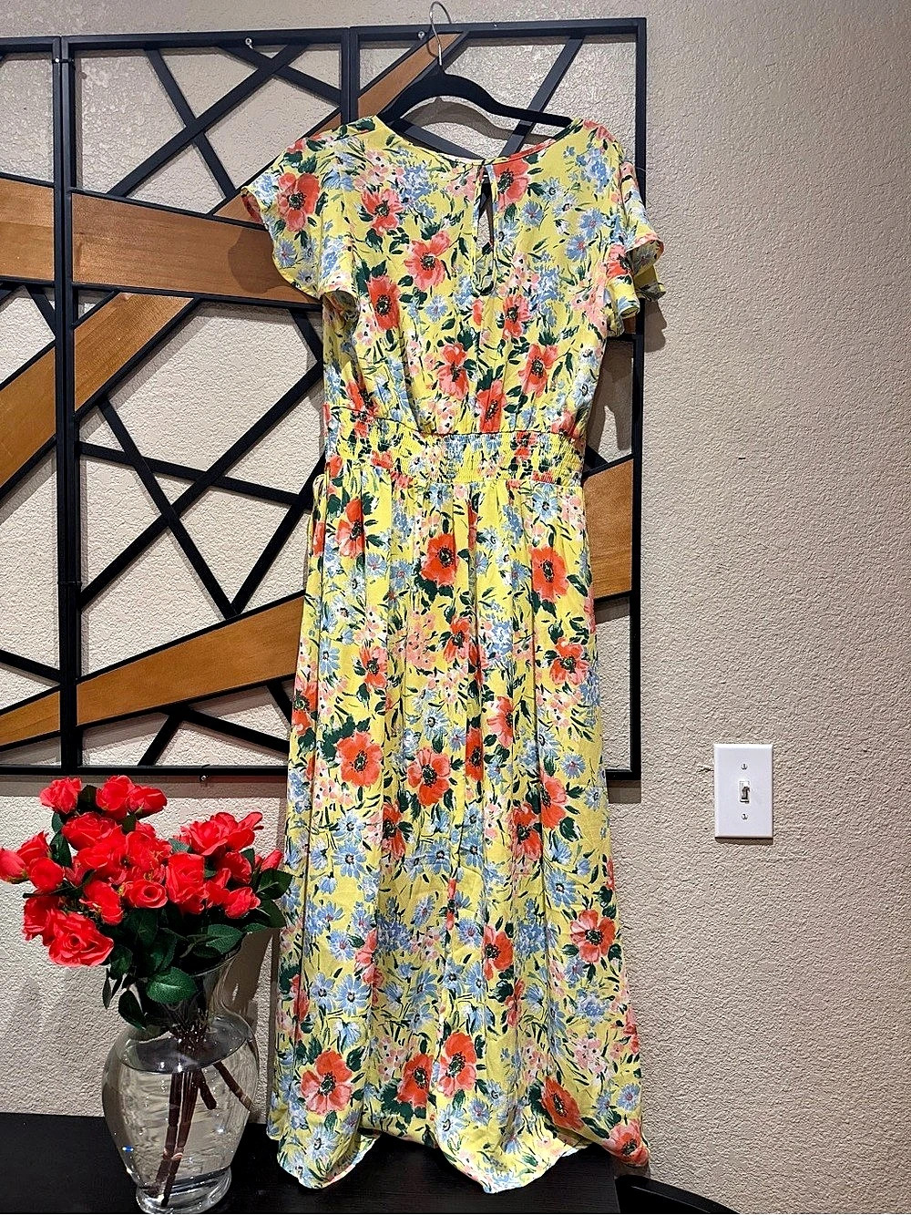 Sienna Sky Floral Maxi Dress in Yellow & Red Size Medium Like New